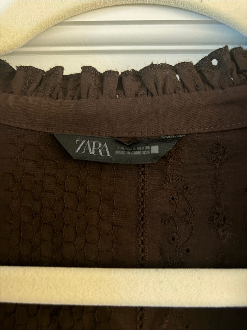 Zara Eyelet Puff Sleeve Blouse in Brown Size Small - Picture 5 of 5